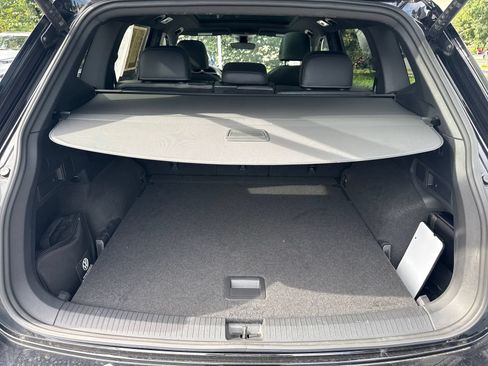 Certified 2024 Volkswagen Tiguan SEL R-Line AWD/4WD image 24