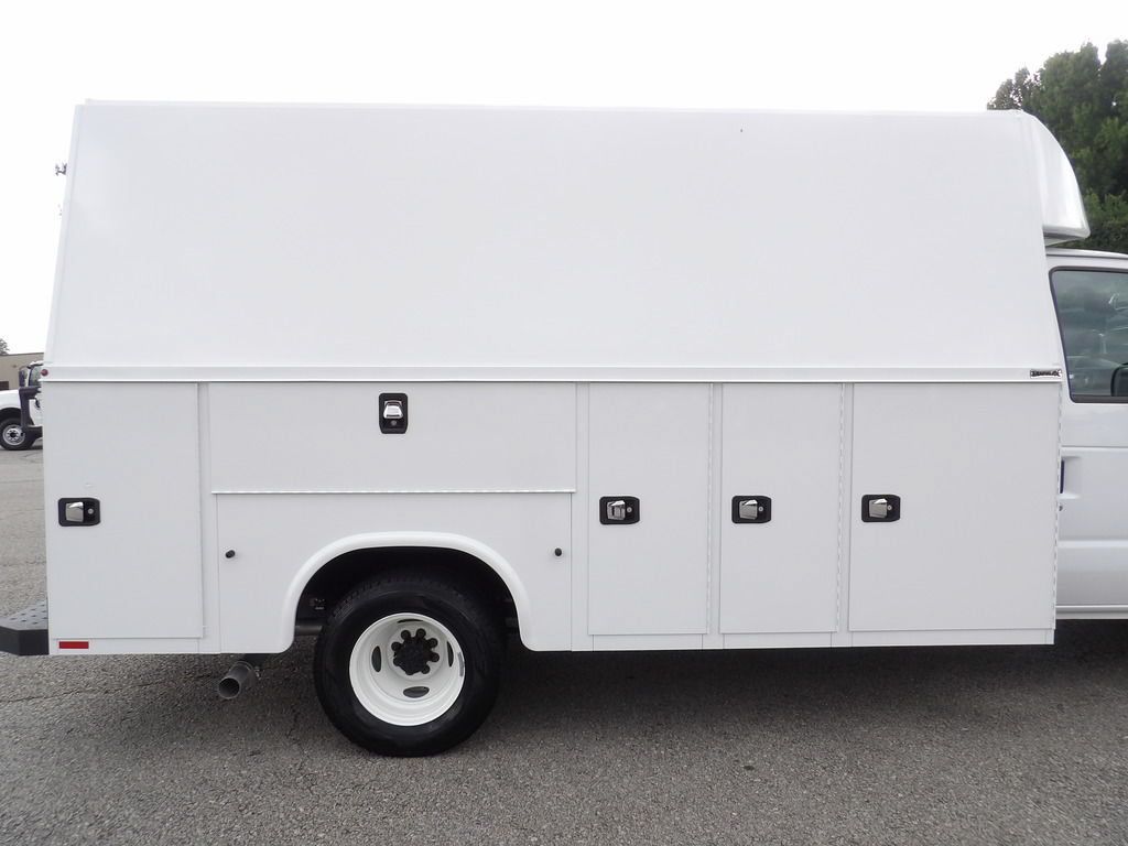 Used 2024 Ford E-350 and Econoline 350 Super Duty w/ Driver's Safety Package RWD image 50