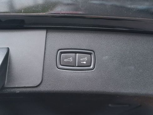 Used 2021 Porsche Cayenne Turbo S image 36