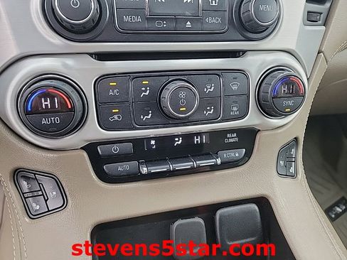 Used 2020 GMC Yukon XL SLT w/ Premium Edition image 16