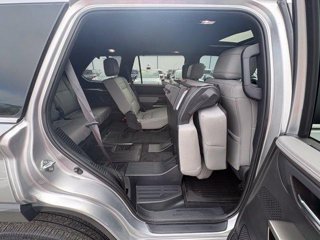 Used 2025 Toyota Sequoia Limited w/ Tow Technology Package AWD/4WD image 35