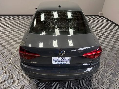 Used 2018 Volkswagen Passat 2.0T R-Line image 11