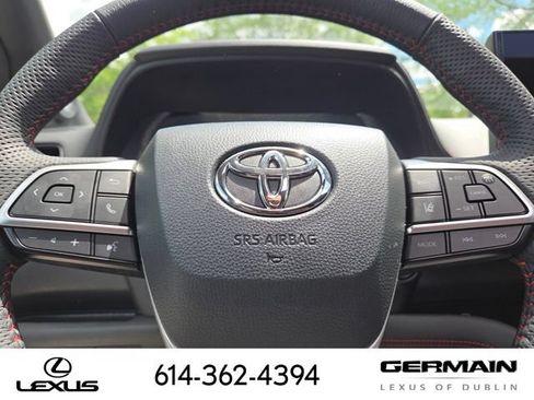 Used 2025 Toyota Sienna XSE w/ XSE Plus Package AWD/4WD image 33