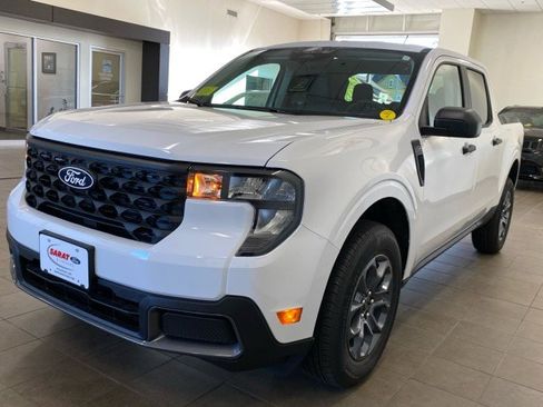 New 2025 Ford Maverick XLT image 4