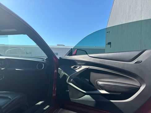 Used 2016 Chevrolet Camaro LT RWD image 9