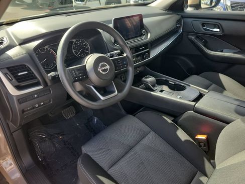 Used 2024 Nissan Rogue SV FWD image 15