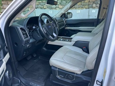Used 2019 Ford Expedition Platinum AWD/4WD image 9