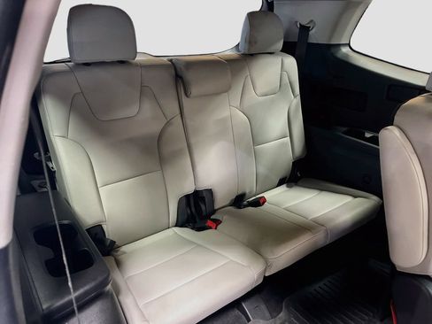 Used 2023 Kia Telluride S AWD/4WD image 27