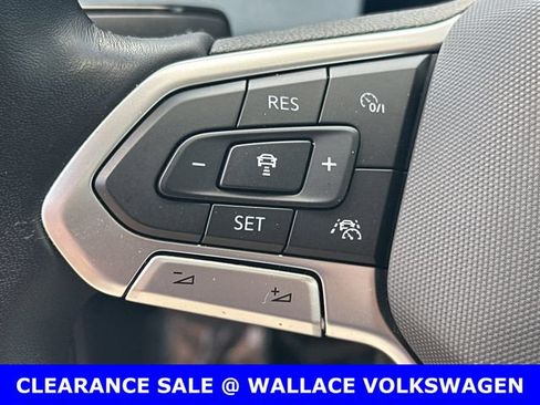 Certified 2025 Volkswagen Jetta SE w/ Sunroof Package FWD image 25