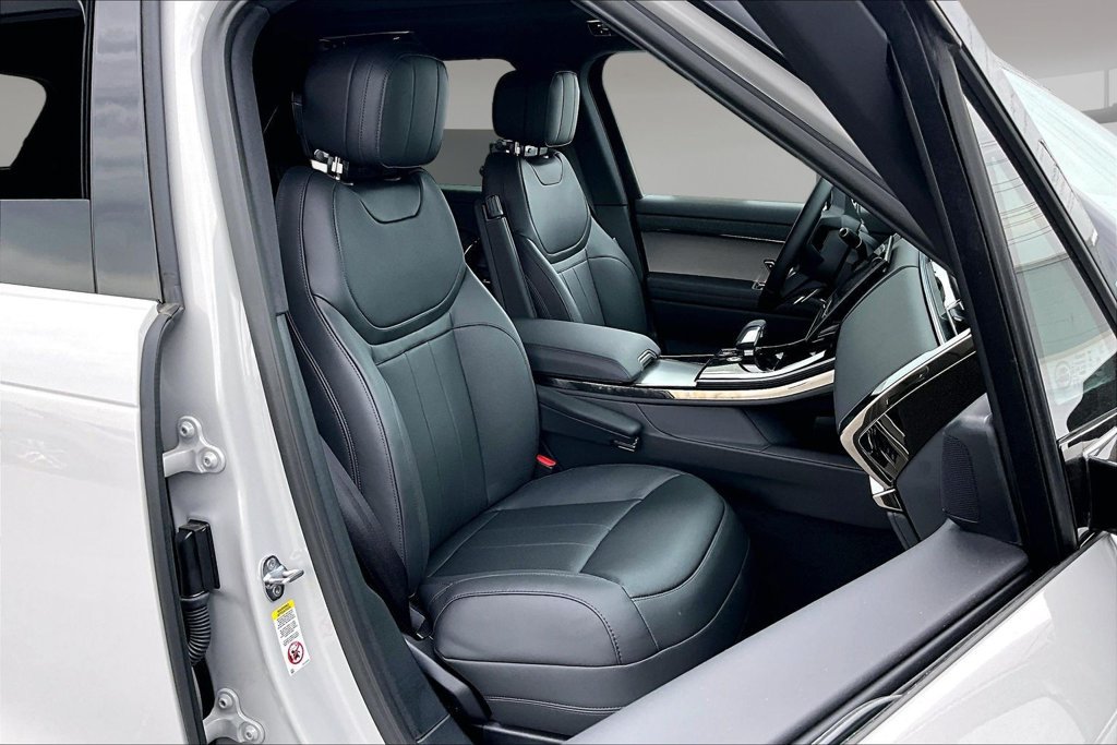 New 2026 Land Rover Range Rover Sport SE AWD/4WD image 11