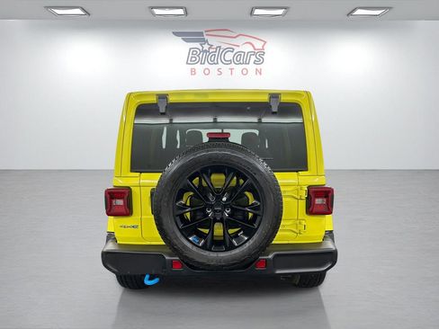 Used 2023 Jeep Wrangler Unlimited Sahara w/ Cold Weather Group image 5