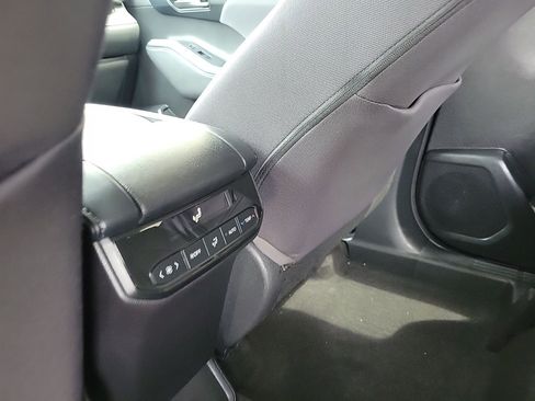 Used 2023 Toyota Highlander L image 21