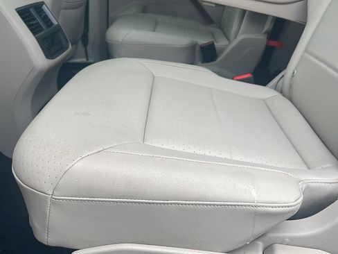 Certified 2023 Volkswagen Atlas SEL AWD/4WD image 16
