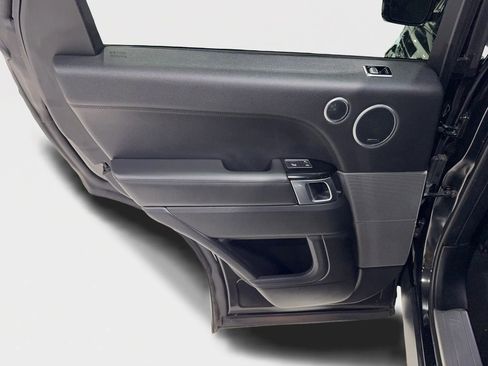 Used 2020 Land Rover Range Rover Sport HSE image 19