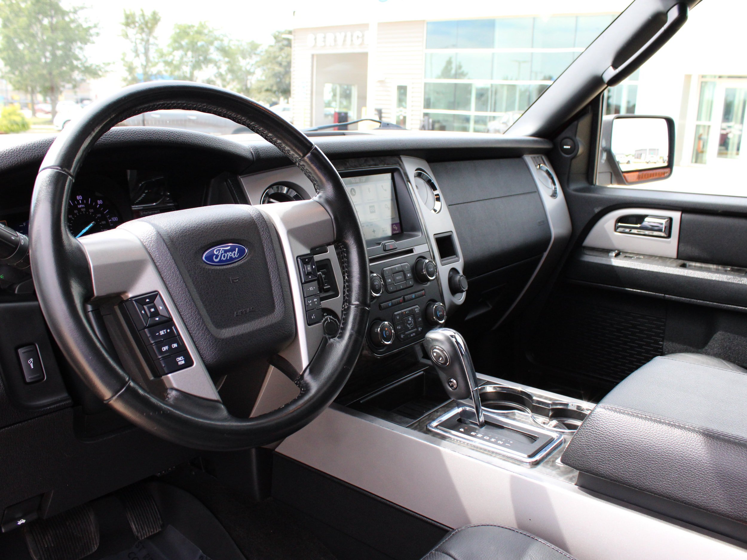 Used 2017 Ford Expedition Limited w/ Equipment Group 301A AWD/4WD image 15