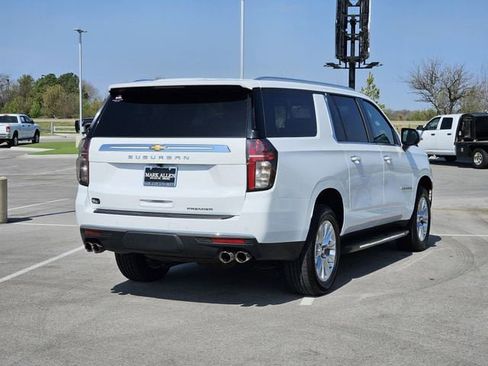 Used 2023 Chevrolet Suburban Premier image 7