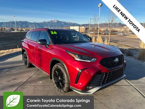 Used 2026 Toyota Highlander XSE image 1