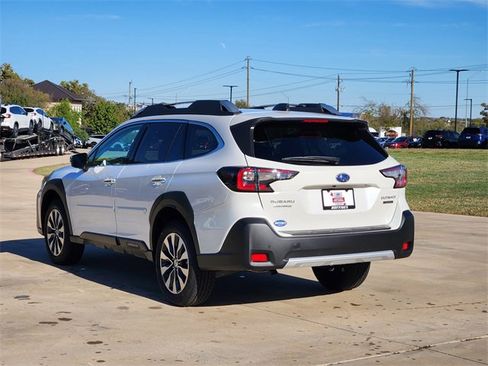 Used 2025 Subaru Outback Touring image 5