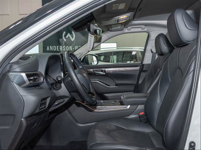 Used 2020 Toyota Highlander Limited w/ Protection Package #3 AWD/4WD image 9