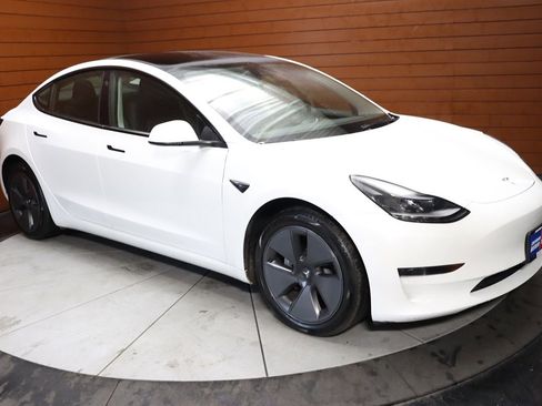 Used 2023 Tesla Model 3 Standard Range image 58