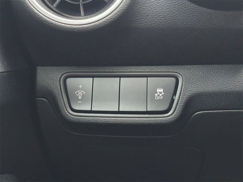 Used 2022 Kia Forte LXS image 16