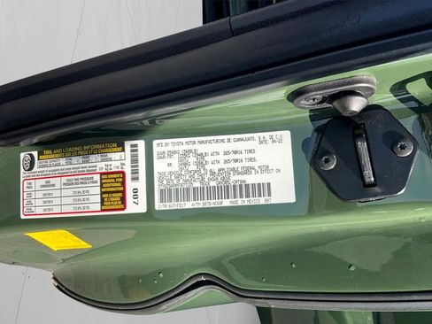 Used 2022 Toyota Tacoma TRD Off-Road image 33