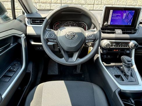 Used 2023 Toyota RAV4 LE AWD/4WD image 34