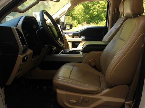 Used 2019 Ford F250 Lariat w/ Lariat Ultimate Package AWD/4WD image 11
