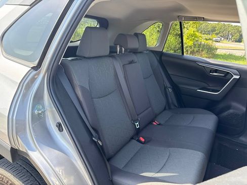 Used 2023 Toyota RAV4 XLE w/ Convenience Package FWD image 16