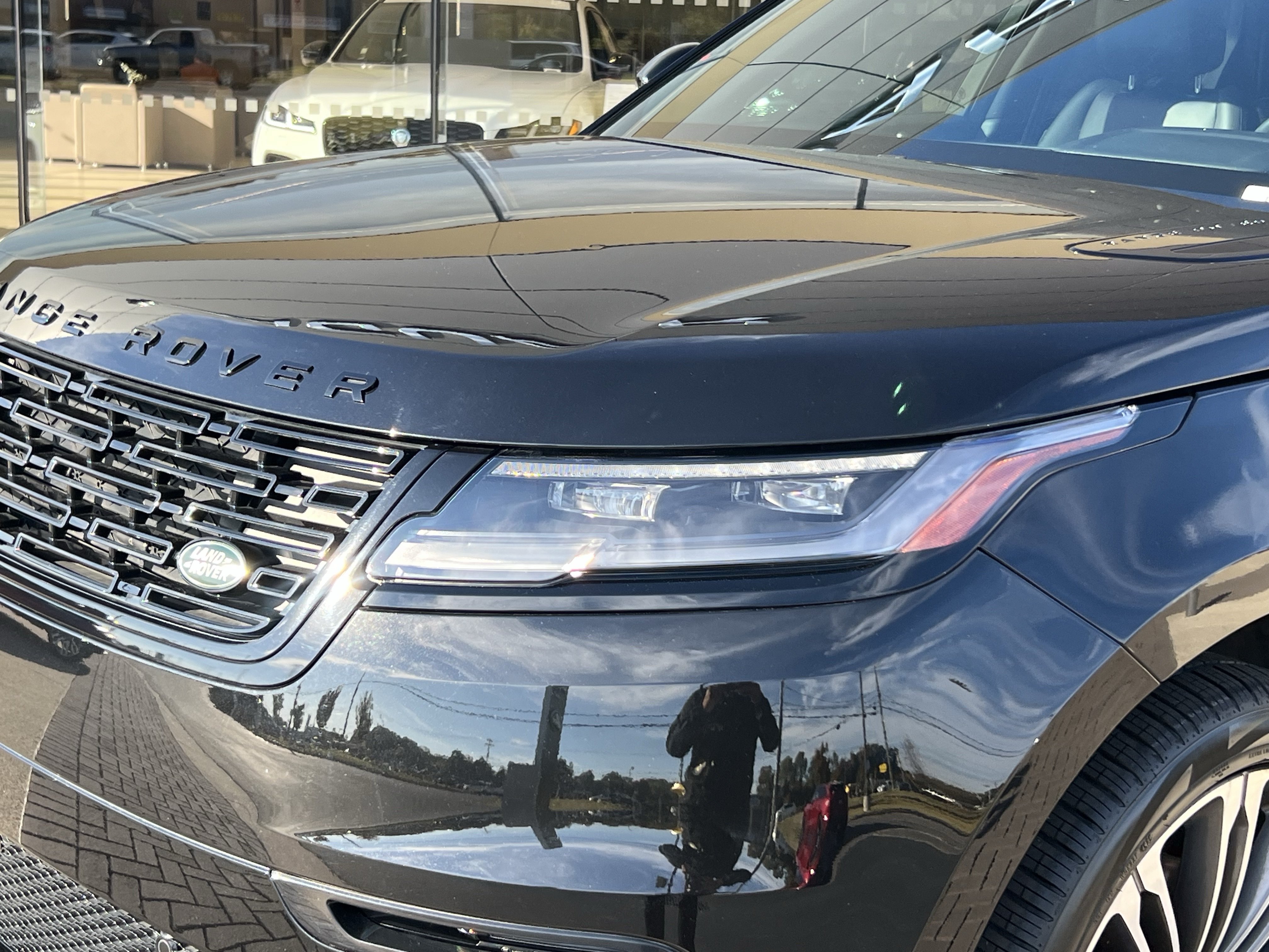 Certified 2024 Land Rover Range Rover Velar Dynamic SE AWD/4WD image 13
