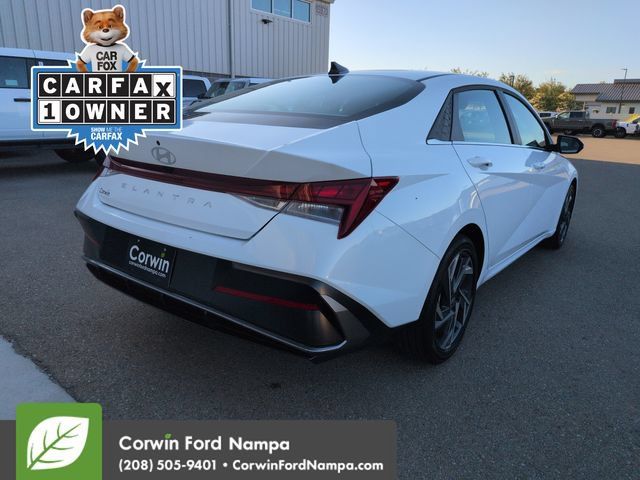 Used 2025 Hyundai Elantra SEL FWD image 3