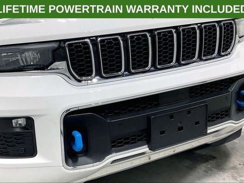 Used 2024 Jeep Grand Cherokee Overland w/ Luxury Tech Group IV AWD/4WD image 36