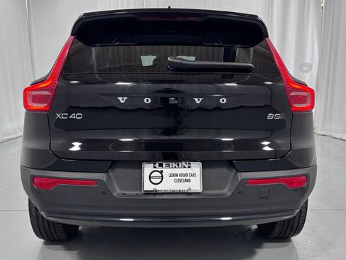 Certified 2026 Volvo XC40 B5 Plus AWD/4WD image 7