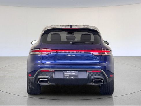 Certified 2025 Porsche Macan image 7