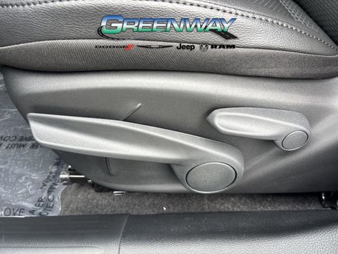 New 2026 Jeep Compass Latitude image 18