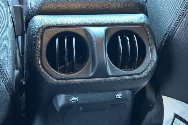 Used 2022 Jeep Wrangler Unlimited Sport AWD/4WD image 13