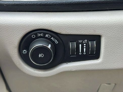 Used 2020 Chrysler Pacifica Touring-L Plus image 31