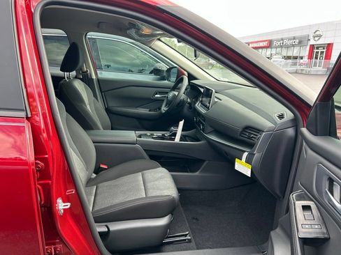 Used 2026 Nissan Rogue SV FWD image 39