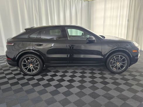 Certified 2025 Porsche Cayenne Coupe image 8