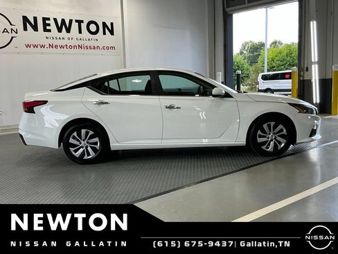 Used 2022 Nissan Altima 2.5 S FWD image 4