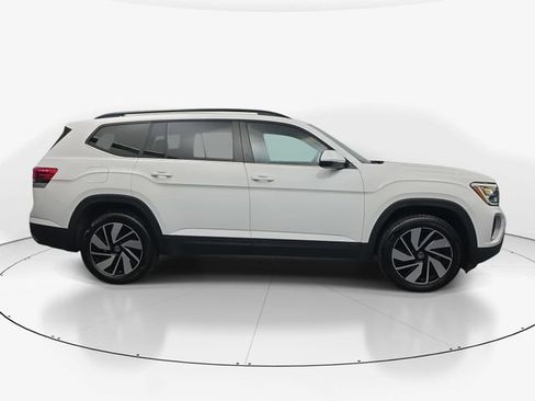 Used 2024 Volkswagen Atlas SE image 11
