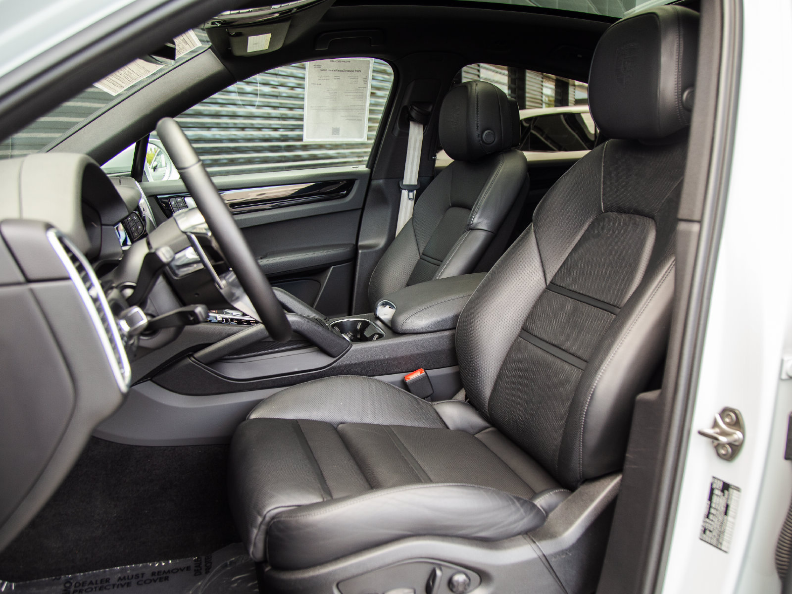 Certified 2023 Porsche Cayenne Platinum Edition AWD/4WD image 5