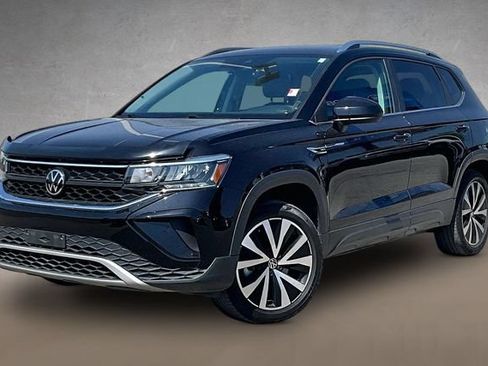 Used 2023 Volkswagen Taos SE AWD/4WD image 1