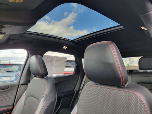 Certified 2023 Ford Escape ST-Line Select w/ Tech Pack #2 image 3