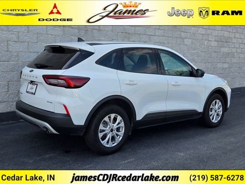Used 2025 Ford Escape Active AWD/4WD image 5