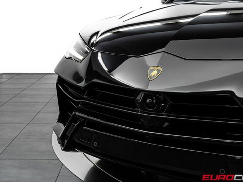 Used 2023 Lamborghini Urus S AWD/4WD image 9