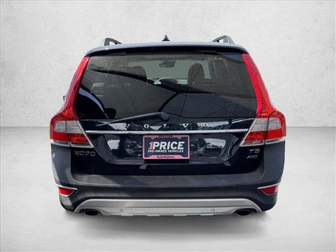 Used 2016 Volvo XC70 T5 Premier w/ Proximity Package AWD/4WD image 6