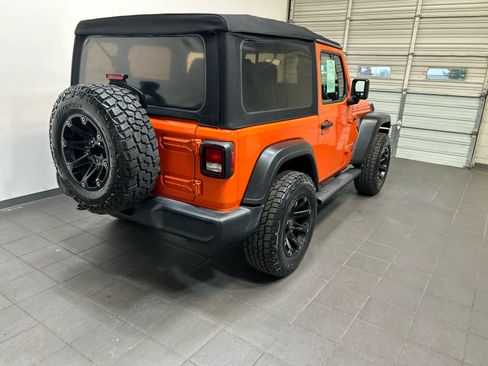 Used 2019 Jeep Wrangler Sport AWD/4WD image 3