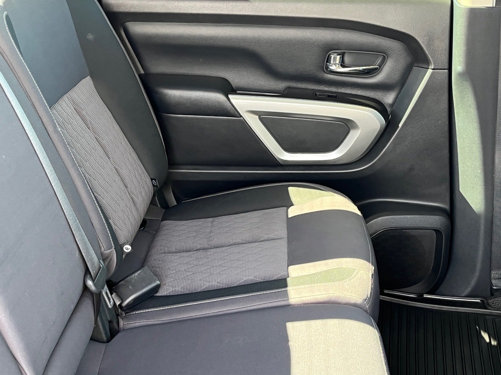 Used 2020 Nissan Titan SV w/ SV Convenience Package RWD image 11