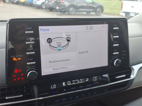 Used 2023 Toyota Sienna XLE image 19